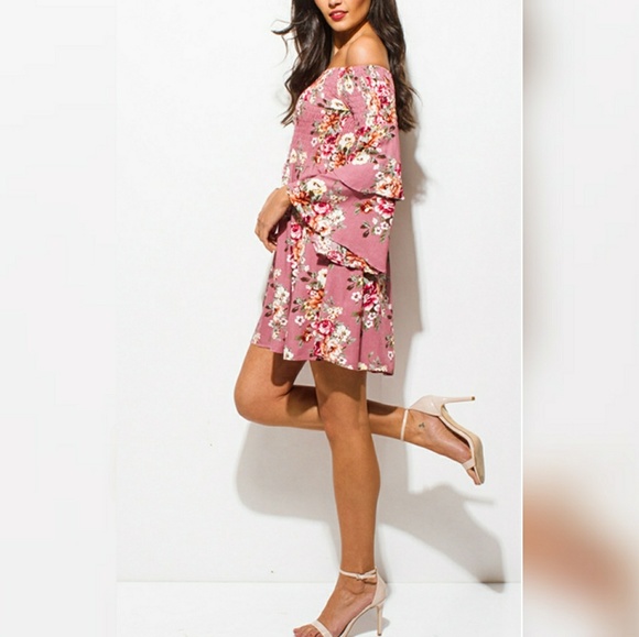 📣LAST ONE!📣🌿BELL SLEEVED DRESS🌿 - Picture 6 of 8